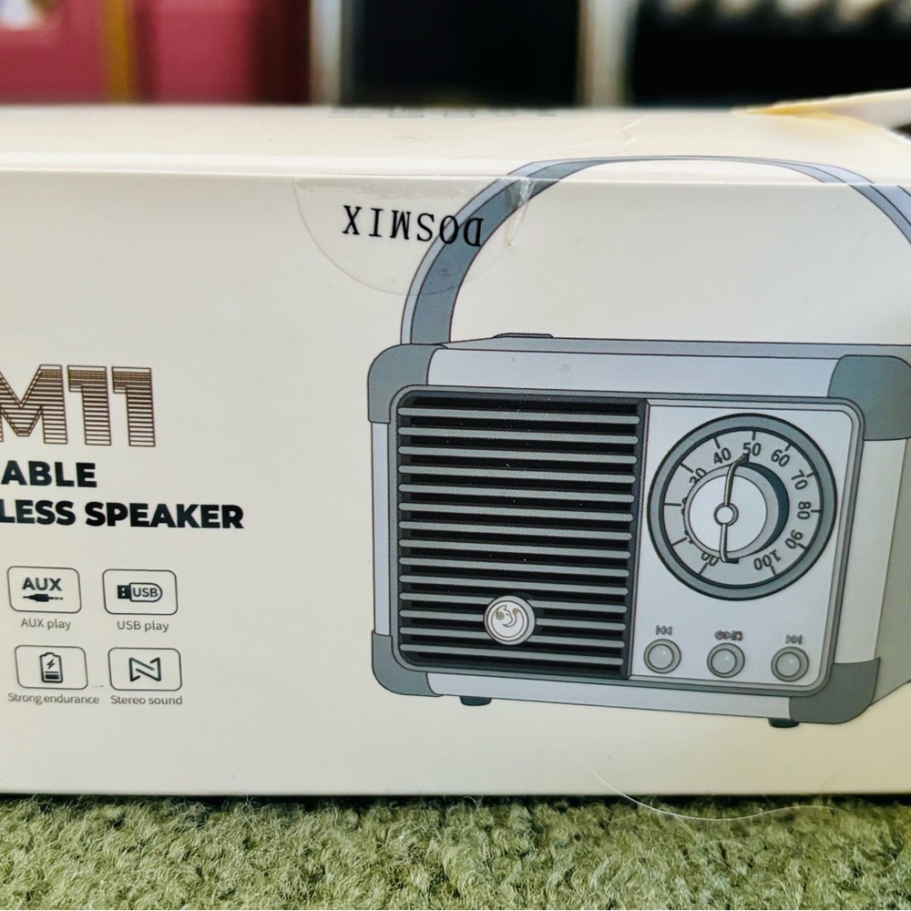 HM11 NIB Retro Style Baby Blue Portable Bluetooth Speaker and Radio - Picture 7 of 8